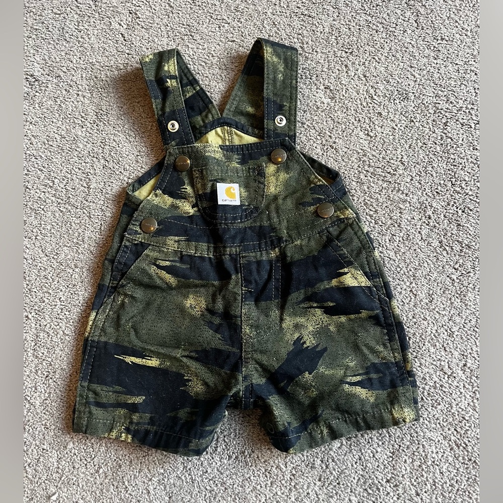 Carhartt Like-New Infant size 3 months Camouflage Overalls